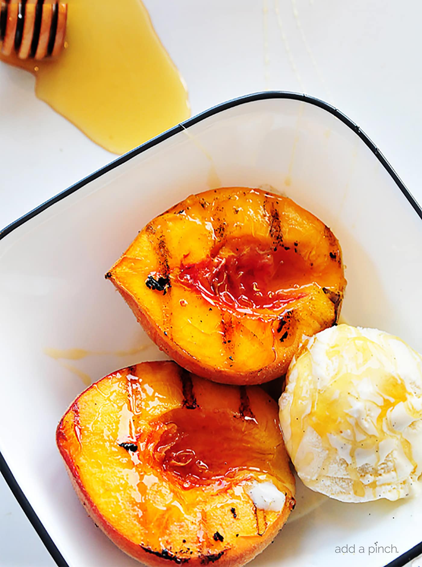 grilled peaches with honey and ice cream recipe - Article 1
